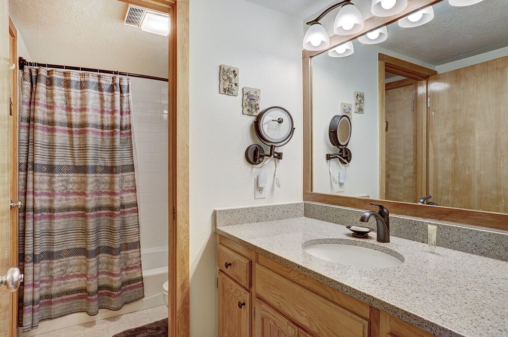 The Pines - Keystone Ski Resort CO Vacation Lodging