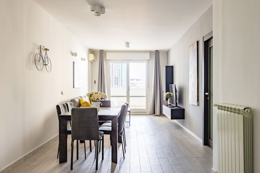 Casa Kenzo With Parking by Napoliapartments