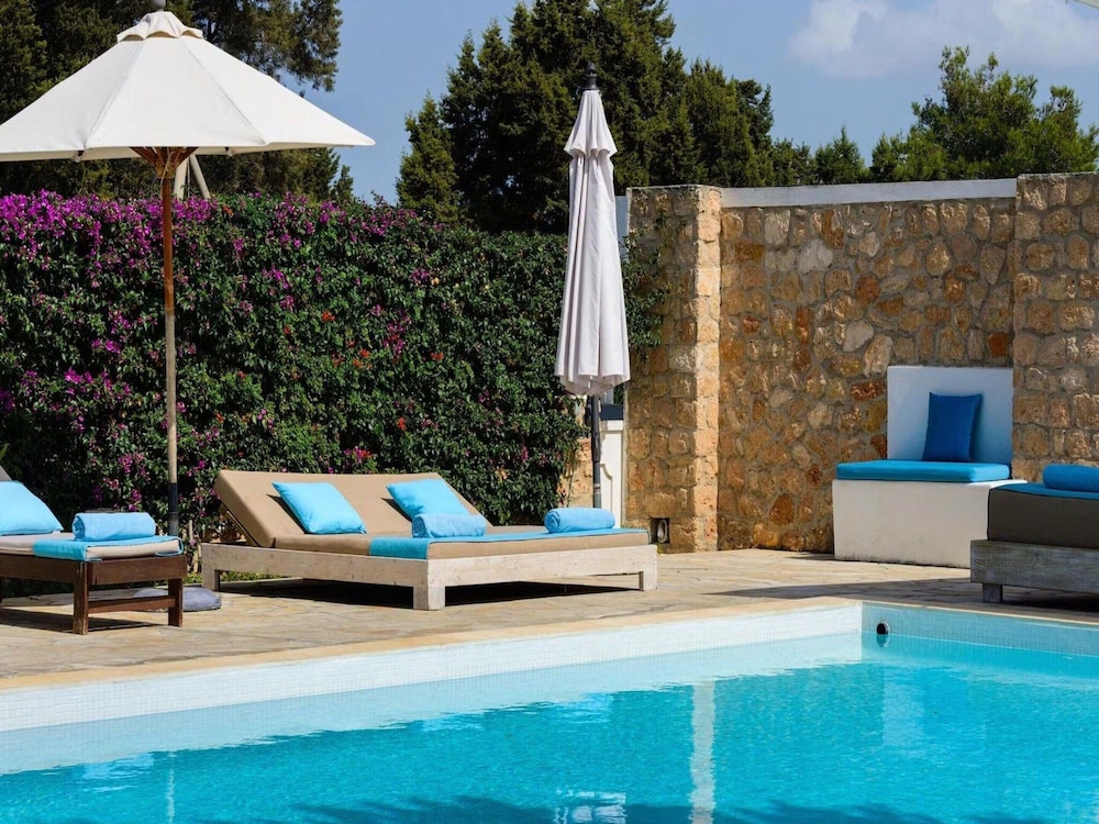 Inviting Villa With Beautiful Outdoor Area