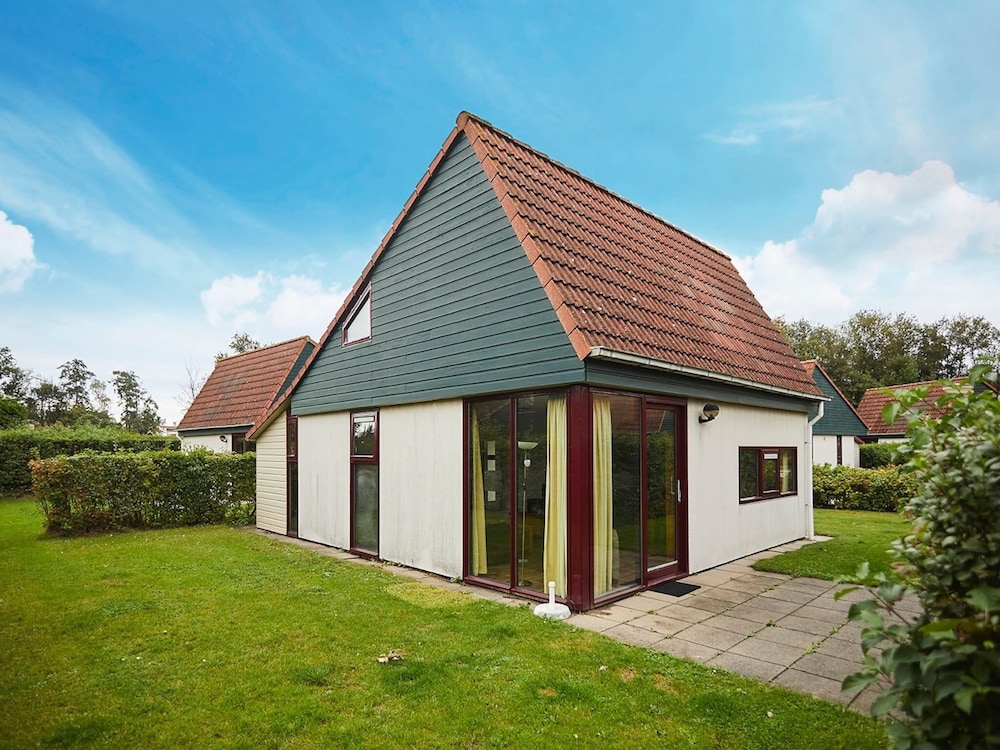Cozy Holiday Home With a Dishwasher, in Zeeland view 5