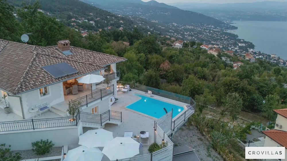 Villa Lauriana Nearby Opatija - Crovillas