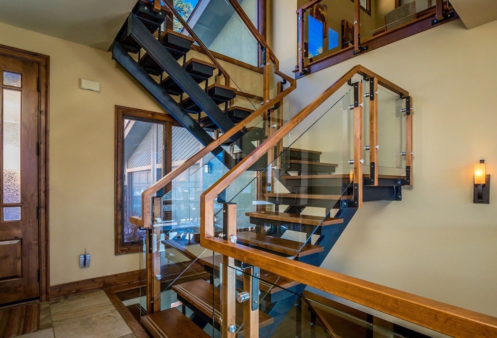 Stewart Highlands Luxury Vacation At Windcliff 6 Bedroom Home by RedAwning view 2