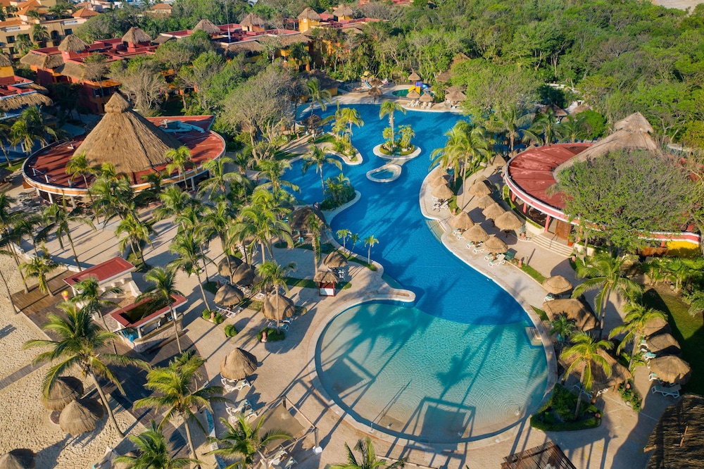 Iberostar Waves Quetzal - Property Image 1