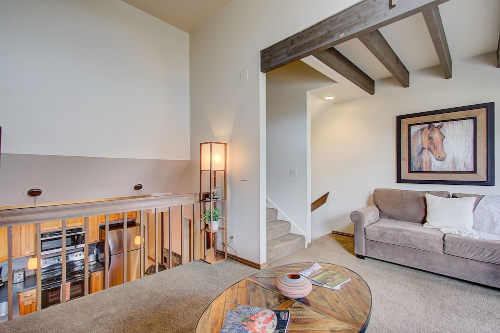 Quittin Time Townhouse Peaceful Mountain Ski-in-ski-out Retreat Close to Town
