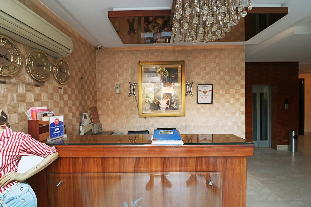 Lobby & Reception