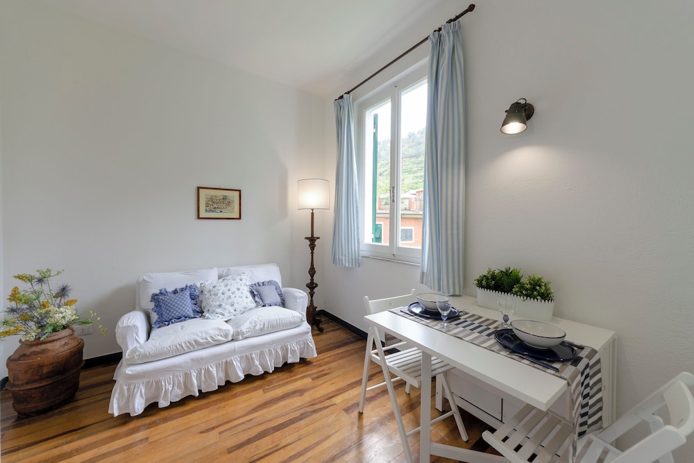 Vernazza Apartments