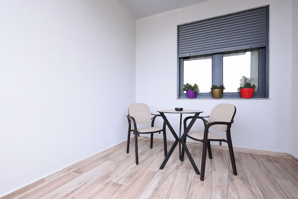 Grandstay Apartments 122