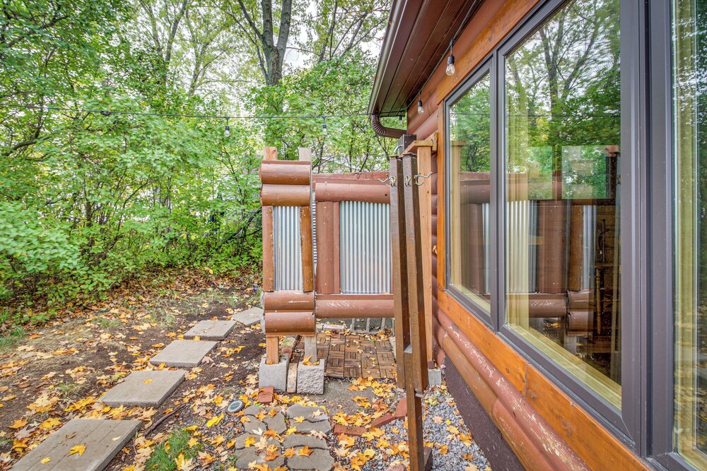 Waterfront Wahkon Cabin w/ Gas Grill & Fire Pit! view 4