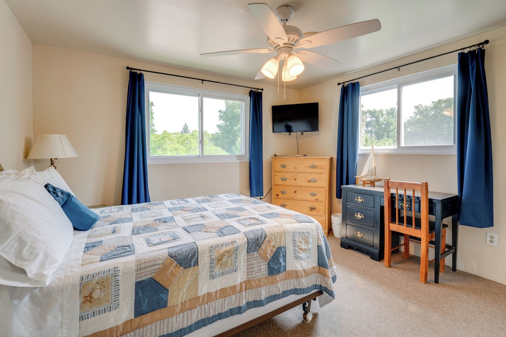 2 Blocks to Beaches: Peaceful Retreat in Lexington