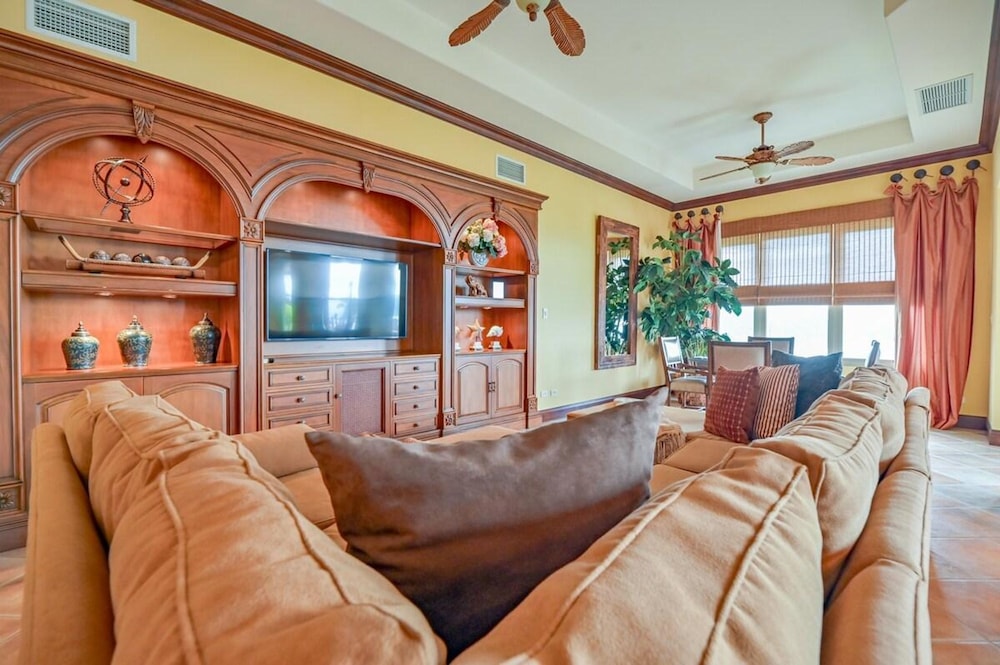 CR Luxury Terrazas 3A 3 Bdrm