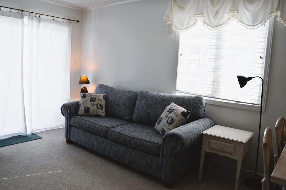 Beauty & The Beach-8B - 2 Br Home