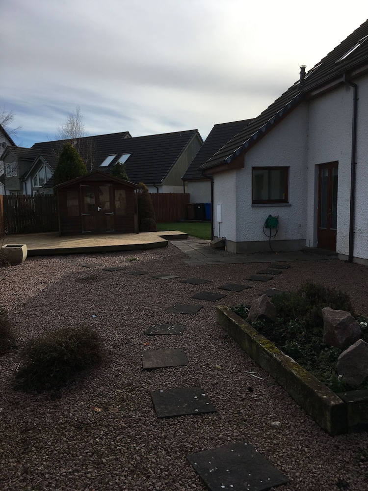 Inverness Apartments - West Heather
