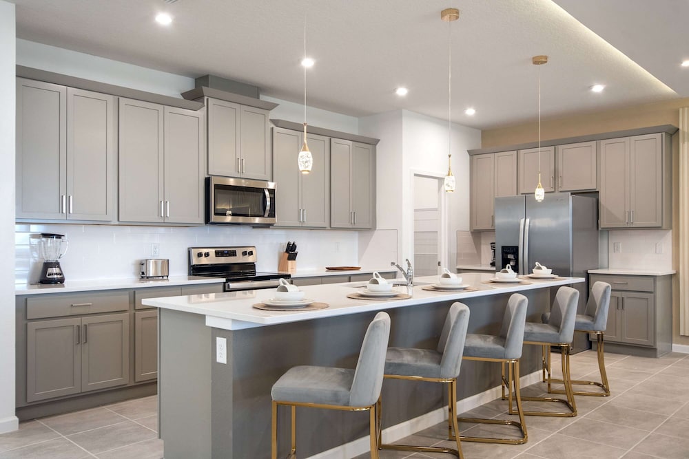 Luxe 9-bedroom Escape With Private Pool & Game Loft Solara Resort Near Disney