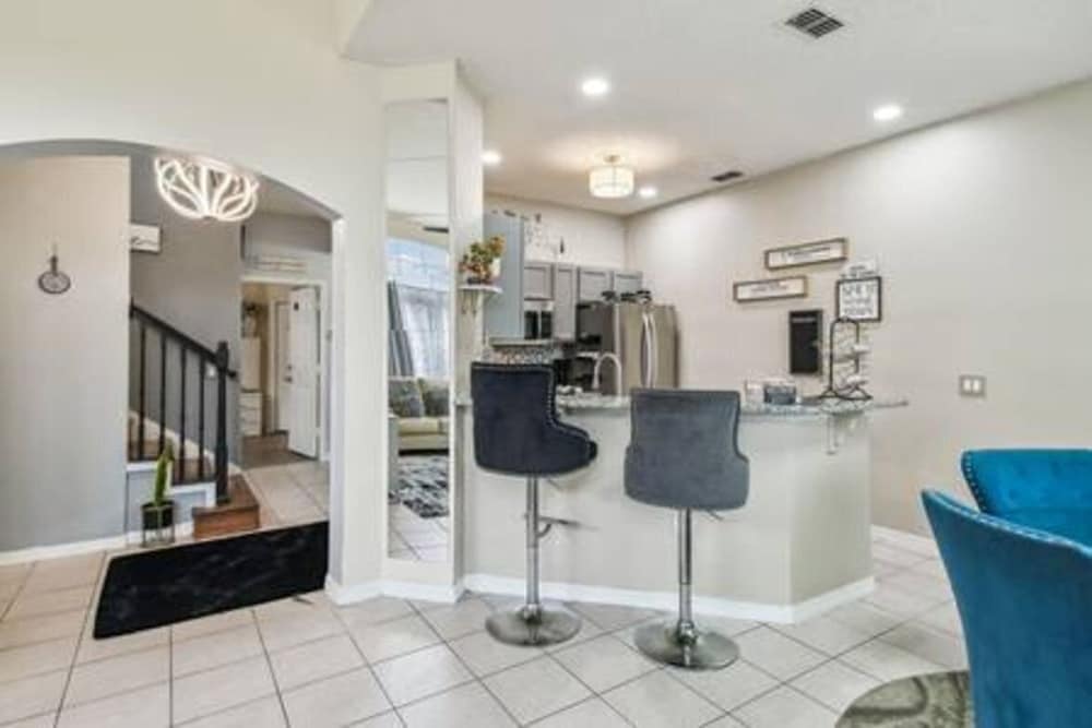 Lake Berkley 4BR Villa - Near Disney & Pool