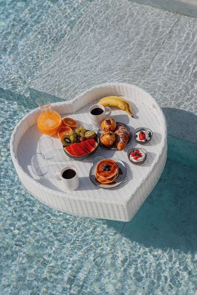 Oliving Mykonos Luxury Suites
