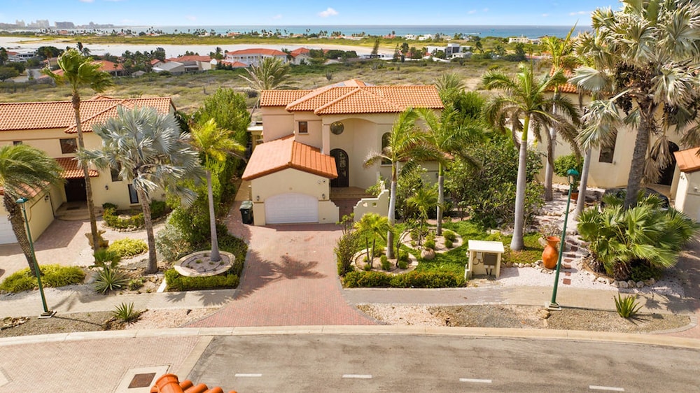 Exclusive Golf Villa Close 2 Beach Private Pool