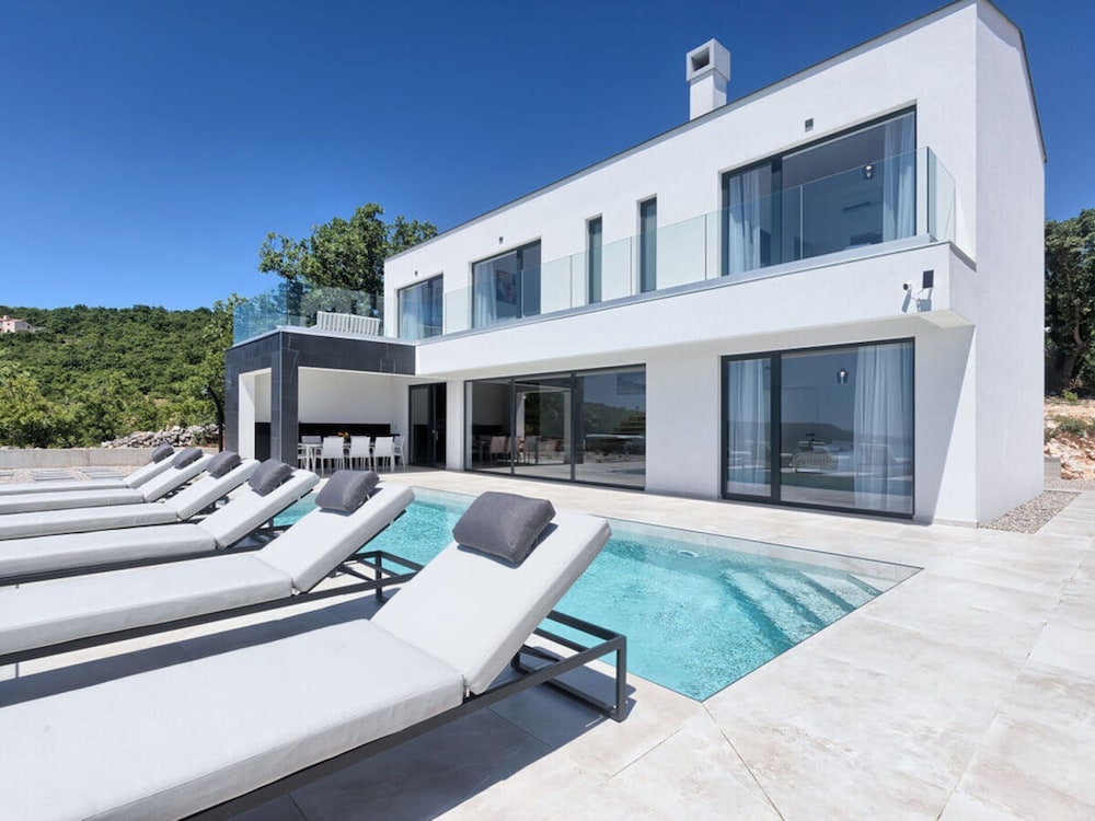 Ultima Comfortable Holiday Residence view 3