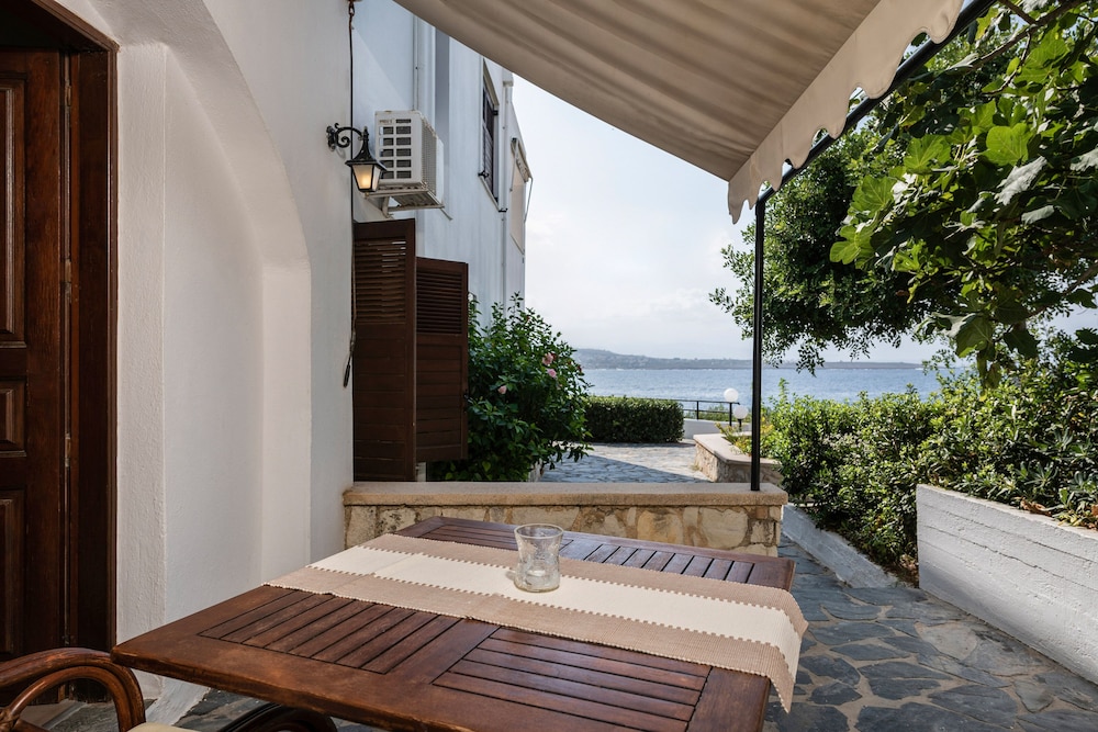 Alianthos Suites
