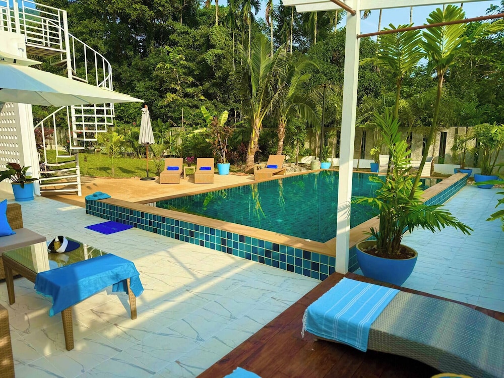 Beautiful Villa Between Jungle, sea and Mountain