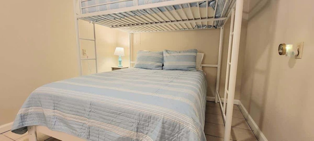 Bay View Great Deck Pool 2 Levels & 3 Bedr 3 Bedroom Condo