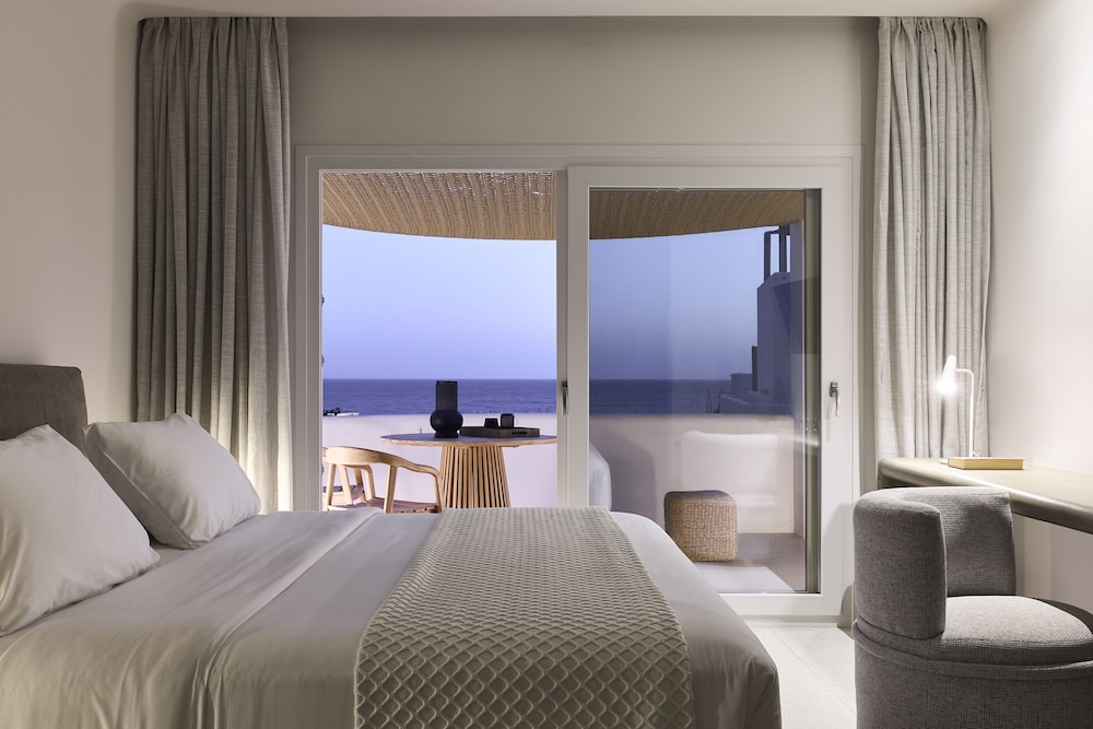 Artemis Seaside Resort