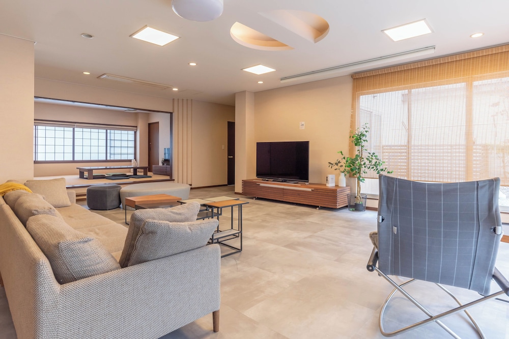 Bijou Suites AI PREMIUM
