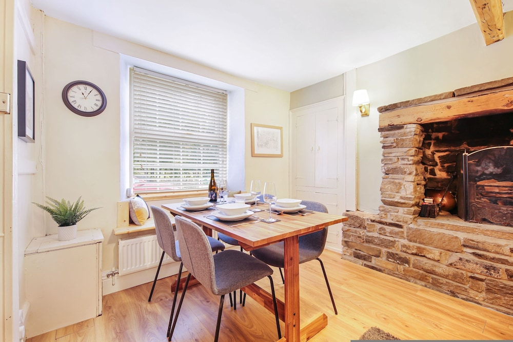 Host Stay Batemill Cottage