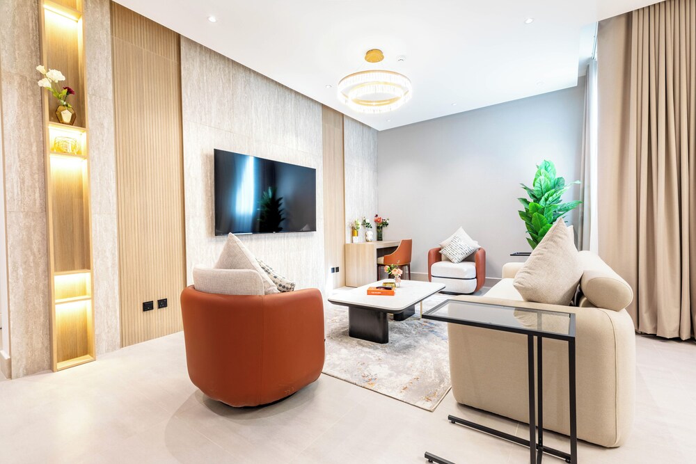Amber Hospitality - BLVD
