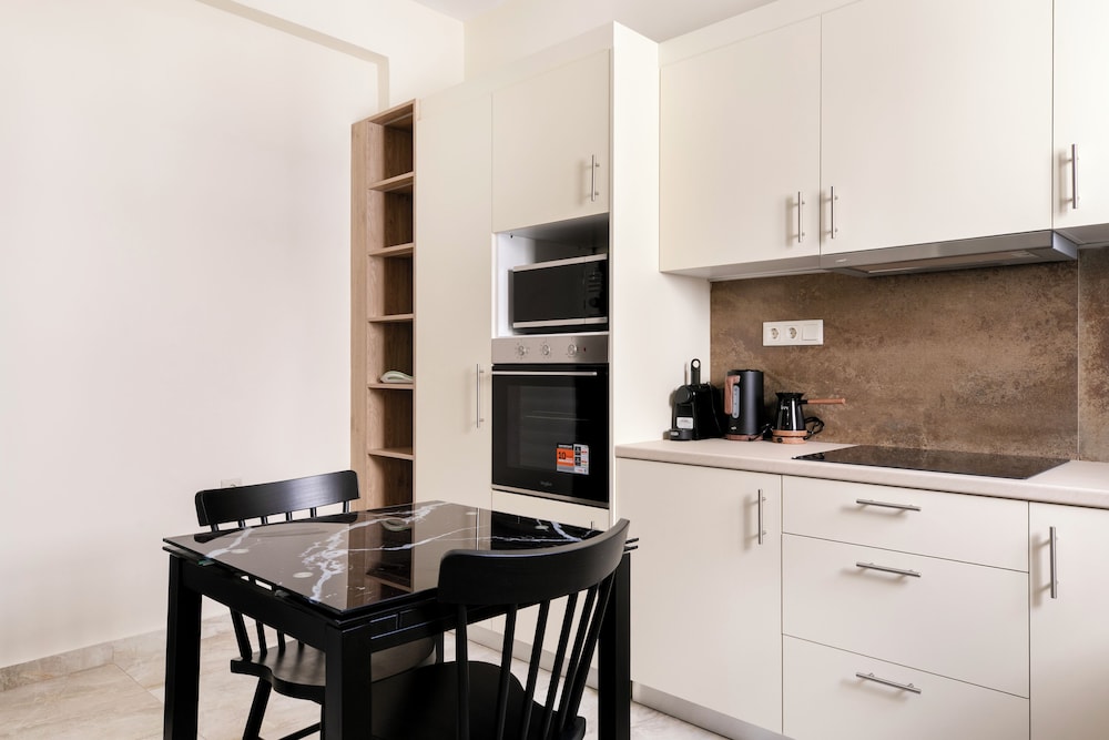 Kallisti 2BR Apt & Balcony in Nea Smyrni