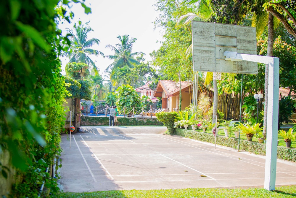 Villa Shade