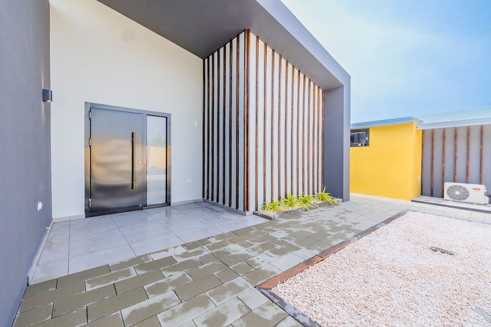 Brand NEW 3br2ba w Private Pool Amazing Location