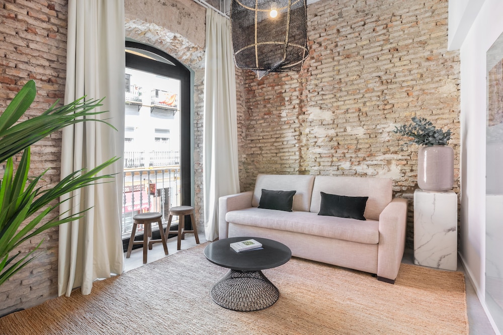 Hotel Slow Suites Maestranza - Image 1