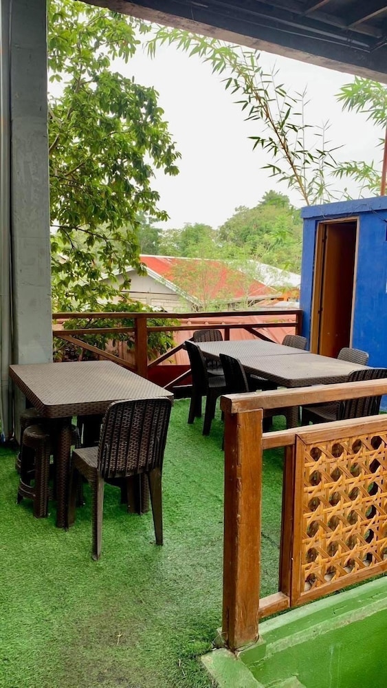 Mischa Hostel