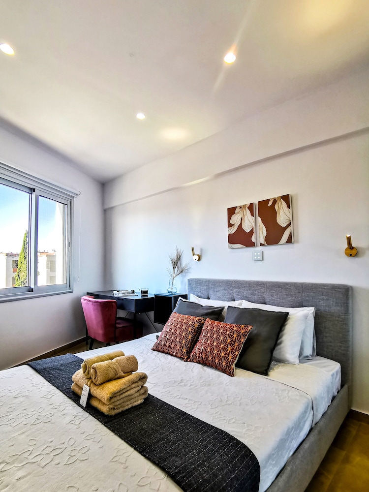 Phaedrus Living: Seaside Residence Lighthouse 70 view 2