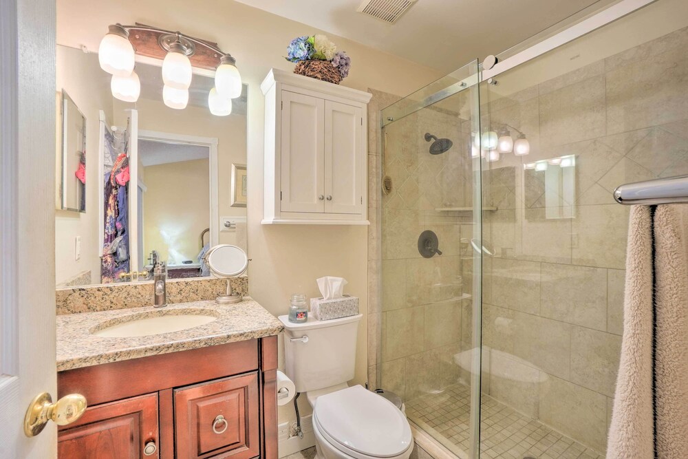 Tampa Home w/ Hot Tub ~ 15 Mi to Downtown!