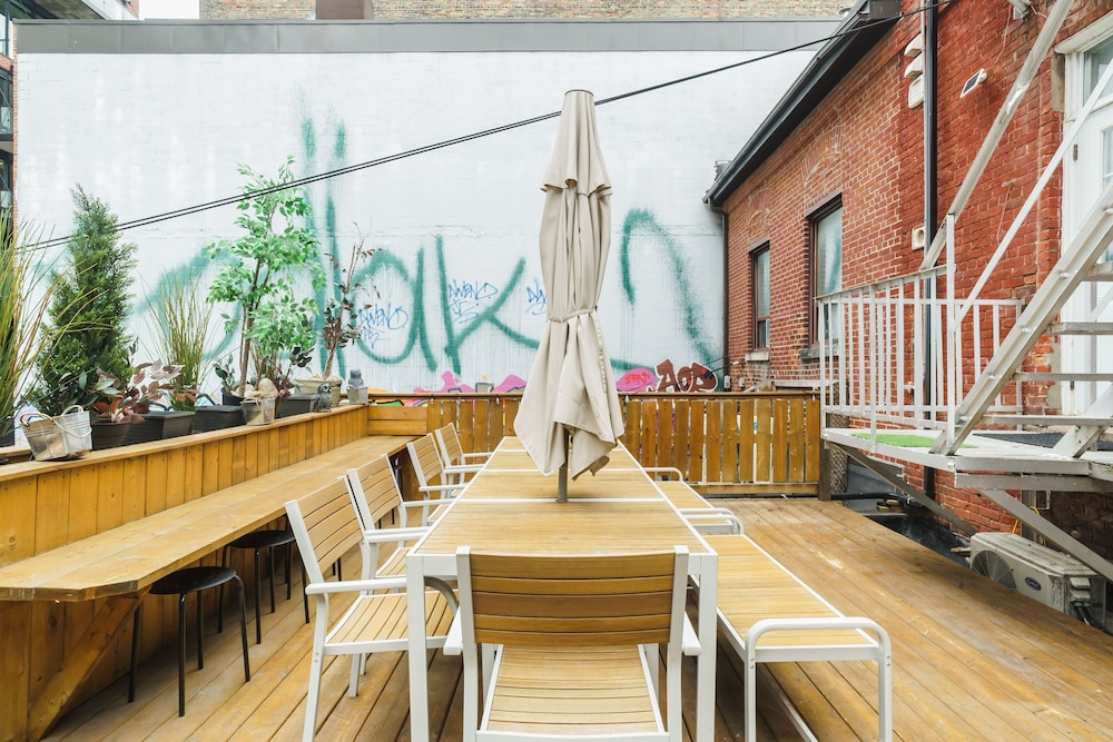 Queen street lofts - Image 1