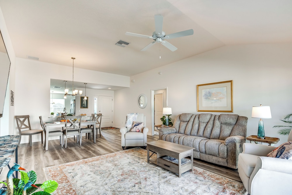 The Villages Golf Escape: Home w/ Pool Access!