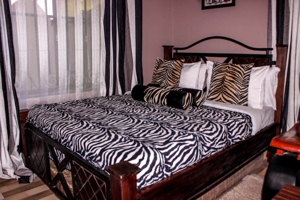 Savannah House - Hostel