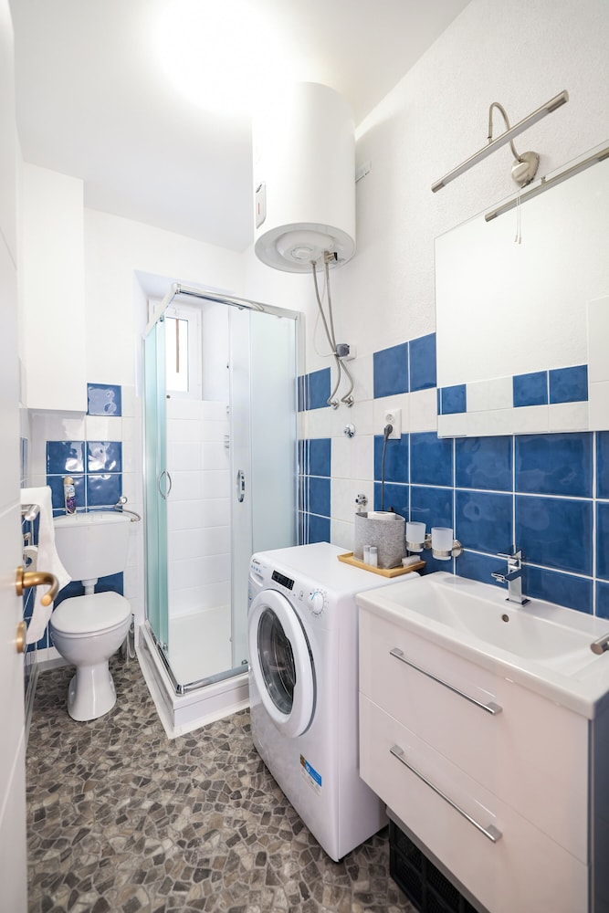 Iadra apartment in city center