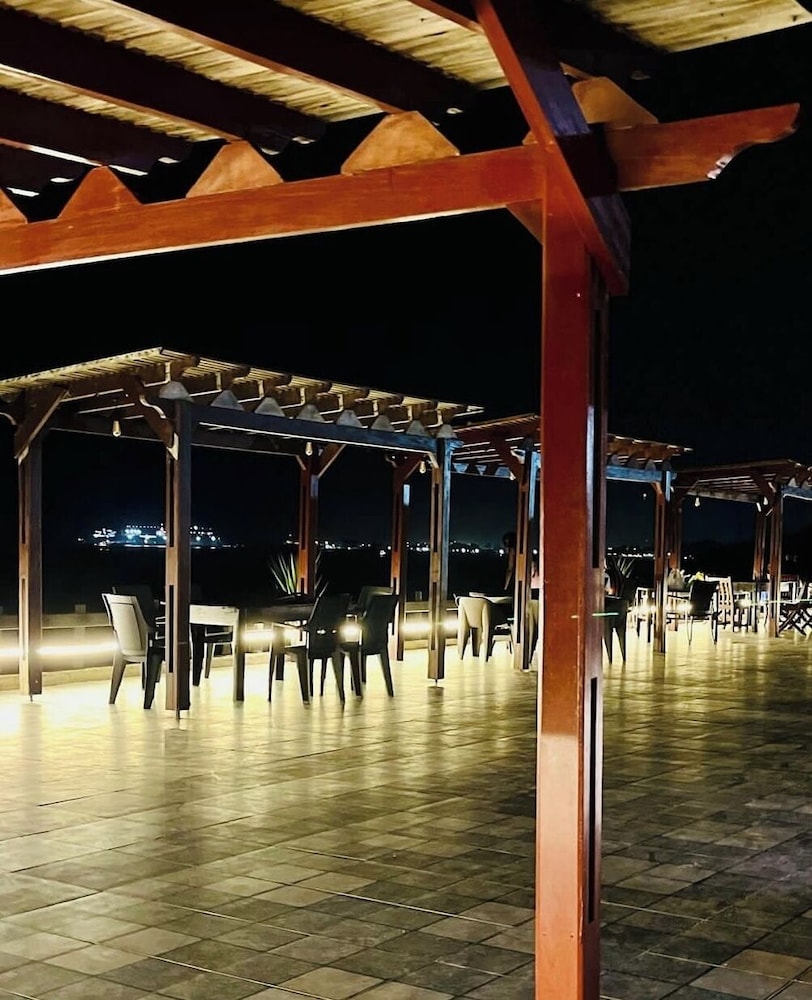 Veivaag Lodge - Property Image 1