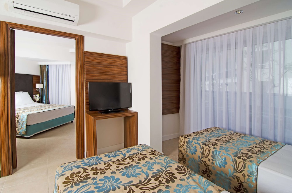 Palm Wings Beach Resort & Spa Kusadasi- All Inclusive