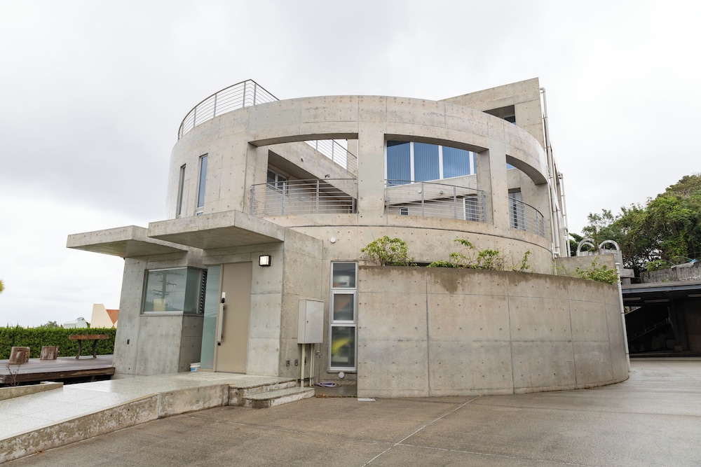 Urban View Villa