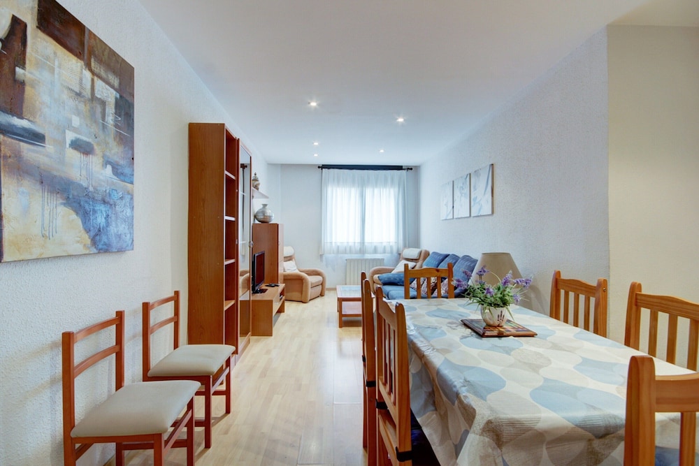 Apartment With Scenic View