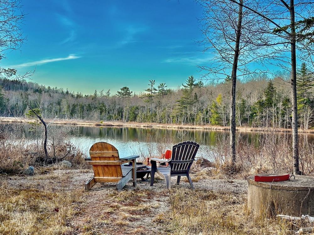 Peaceful Lily Pad Cottage in Hubbards