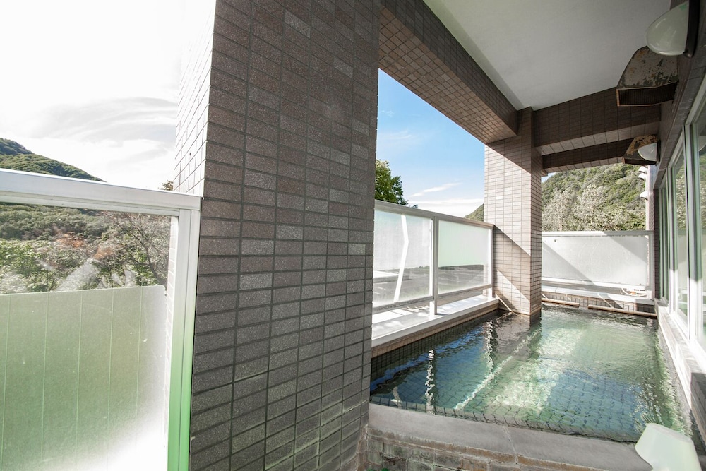 Few Days Condominium - Image 4