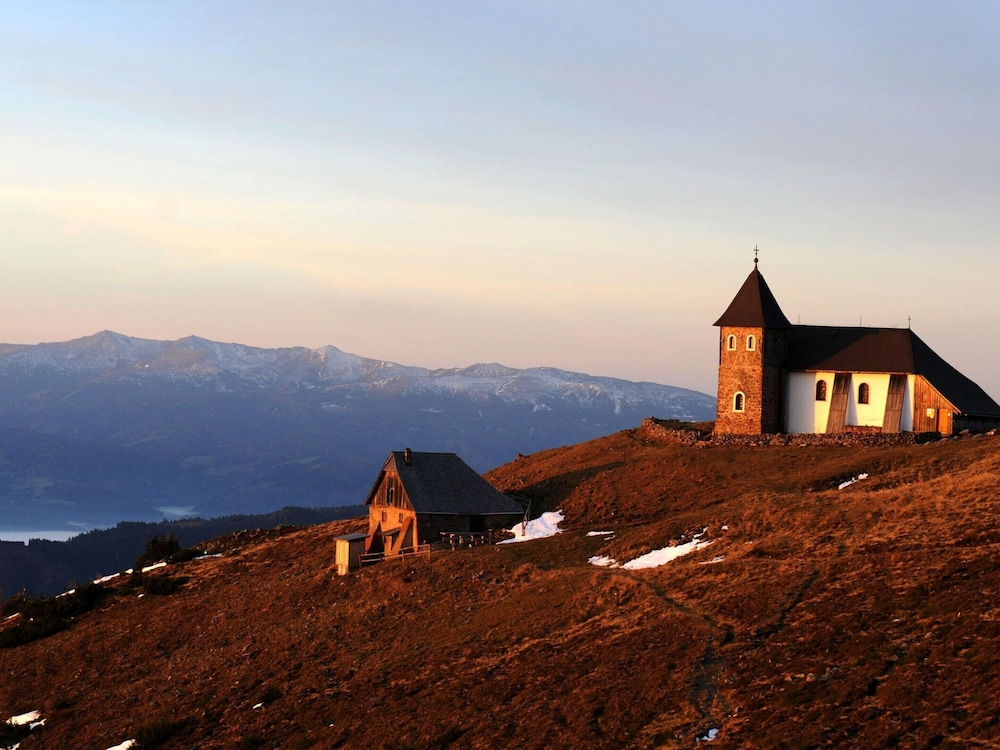 Beautiful Chalet Near Ski-lift