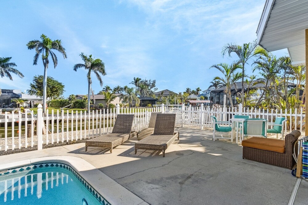 5535 Casa De Lujo: Heated Pool W/ Water Views 4 Bedroom Home