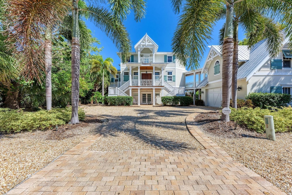 Serenity Cottage in Anna Maria view 2