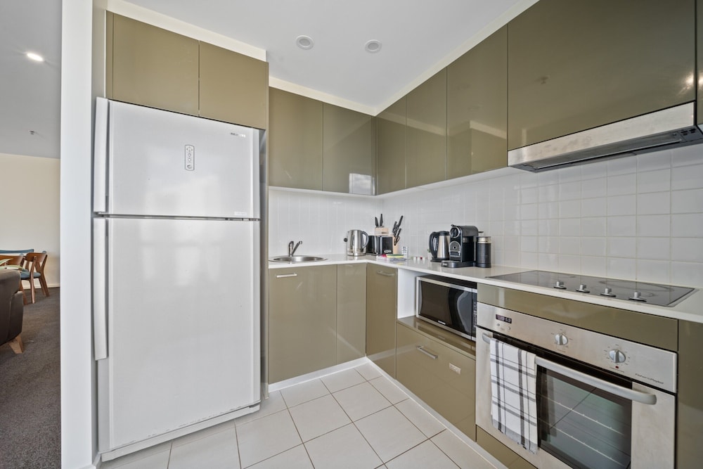 Glorious Central Canberra 1-bed With Pool & Sauna