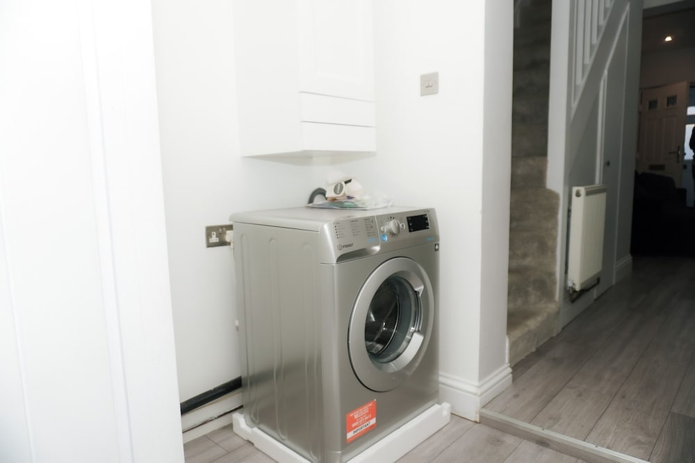 3 Bed-sleeps 7-garden-parking-town Centre